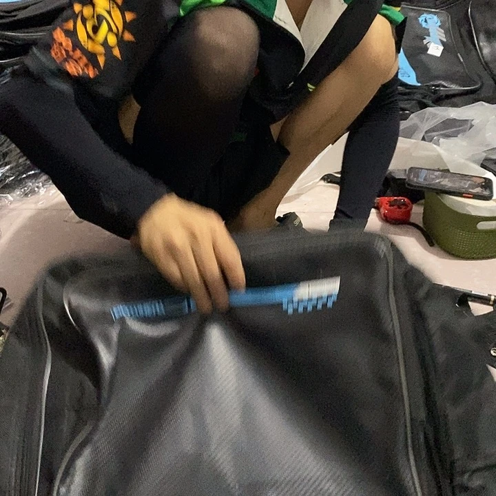 76号瑕疵吊椅包一个皮尤加帆布瑕疵40×60介意不拍