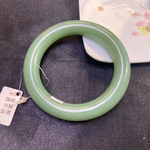 天然和田玉57圈粉青瓷白蓝微结构