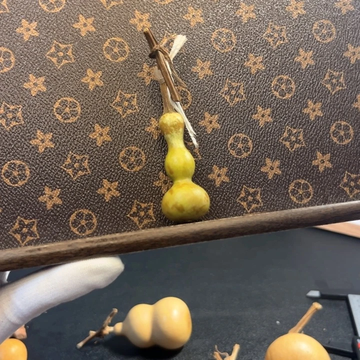 三***金大叶紫檀（黑酸枝木类）