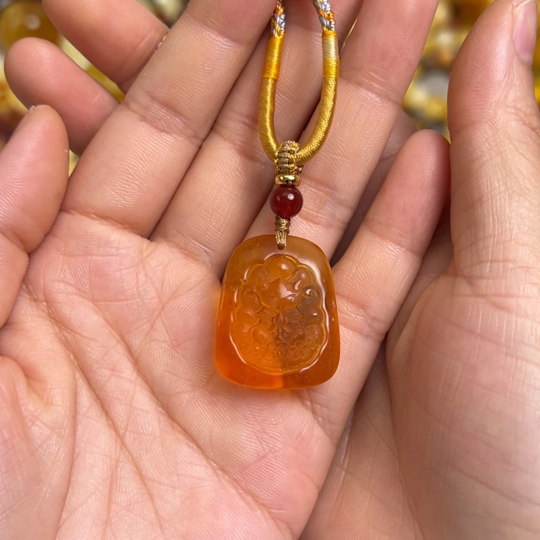 琥珀未镶嵌裸石琥珀