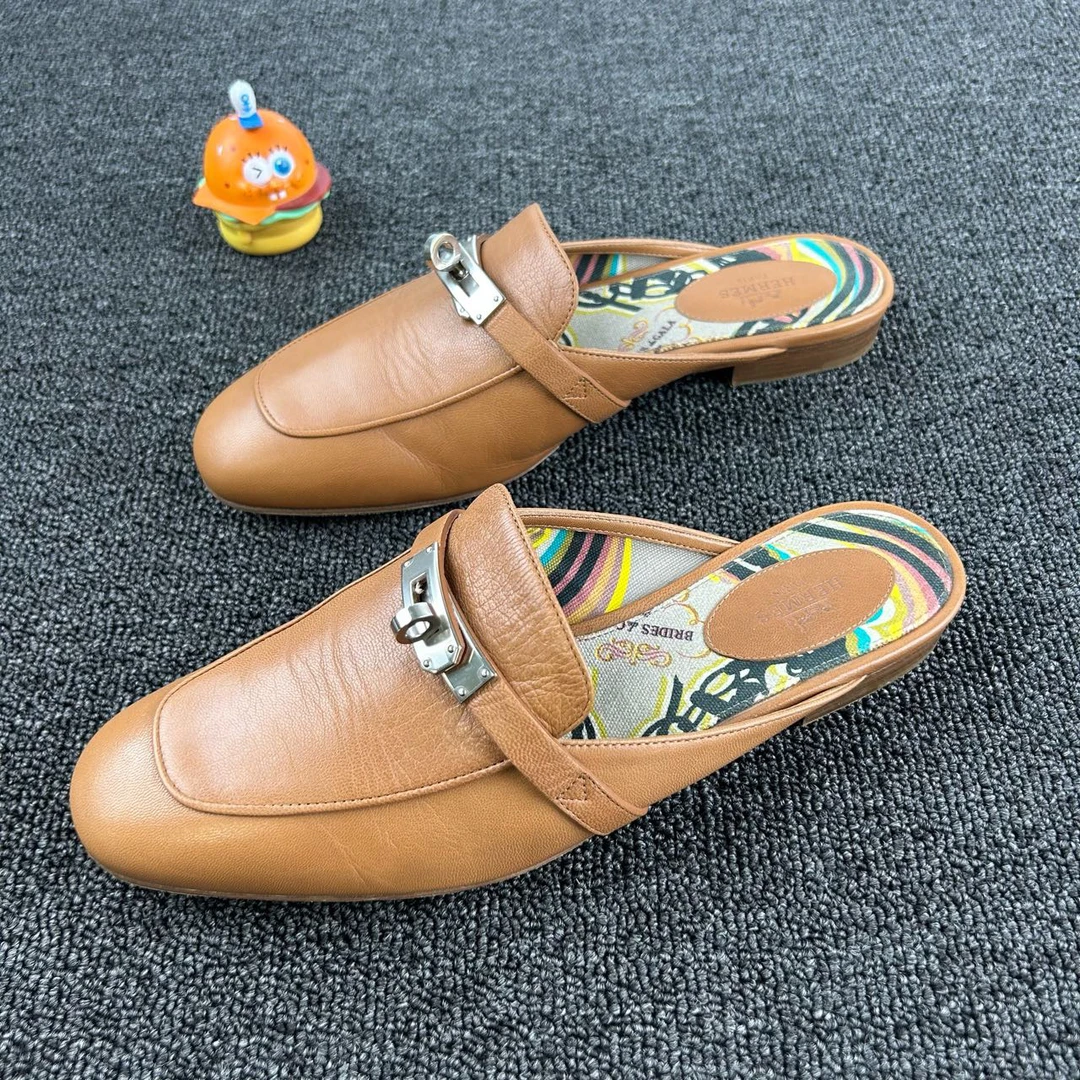 95新 Hermes/爱马仕 棕色半拖 38.5码 搭配Kelly银扣 HB2092