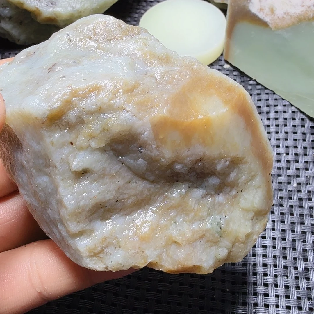 和田玉（糖玉）未镶嵌珠宝半成品