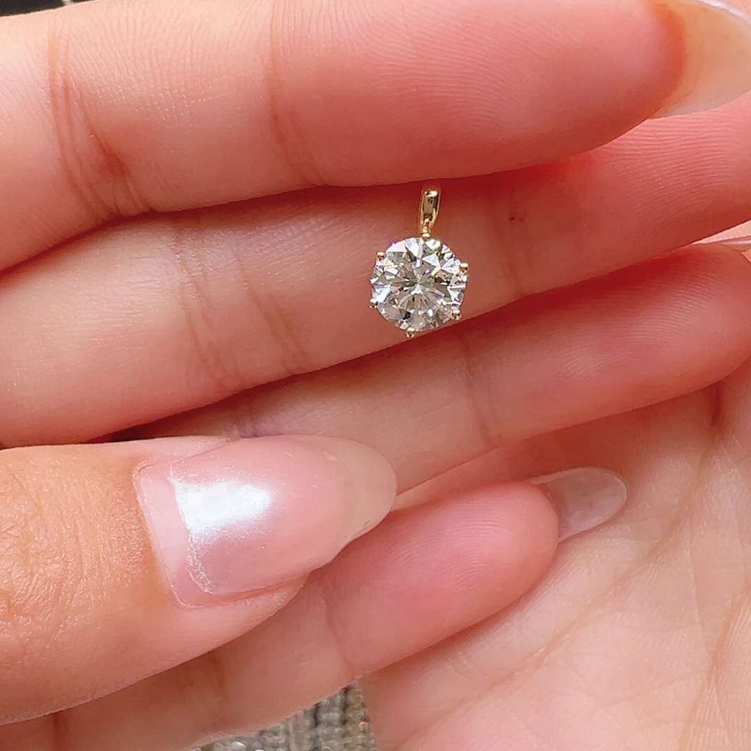 18K金镶嵌实验室培育钻石耳饰