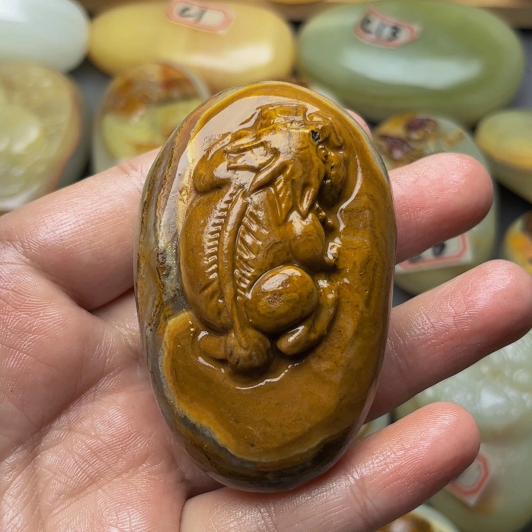 石材方解石手把件貔貅