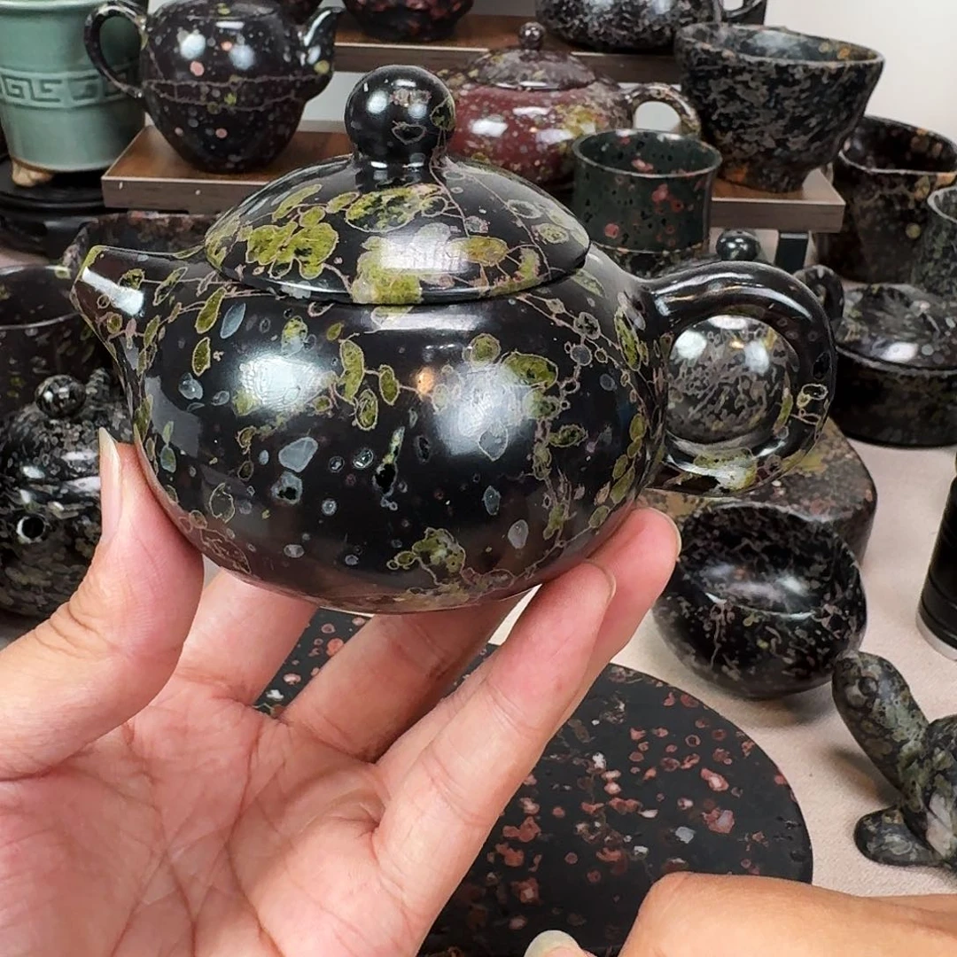 阿***丁梅花玉微瑕西施壶