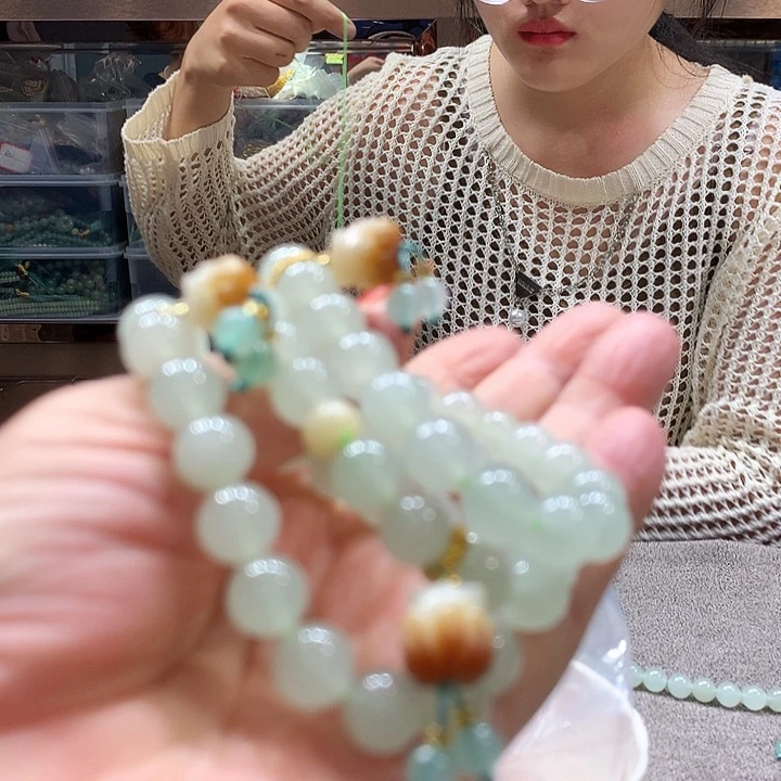 岫岩河磨玉（透闪石质玉）手镯未镶嵌