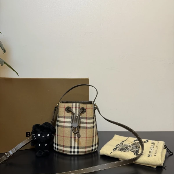 95新/C8857443588/250729SW0008/博柏利/包包