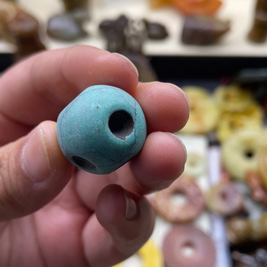 未镶嵌蛇纹石玉颈饰100