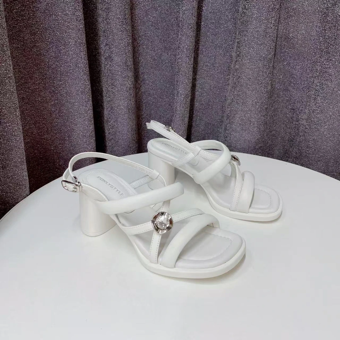 C6420  白色  夏季时尚粗跟露趾一字带时装女凉鞋