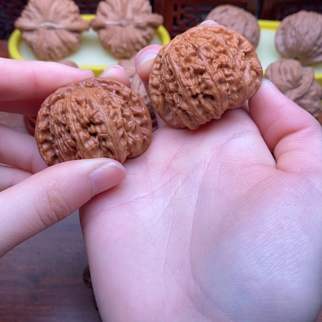 吊坠文玩核桃知*白狮子