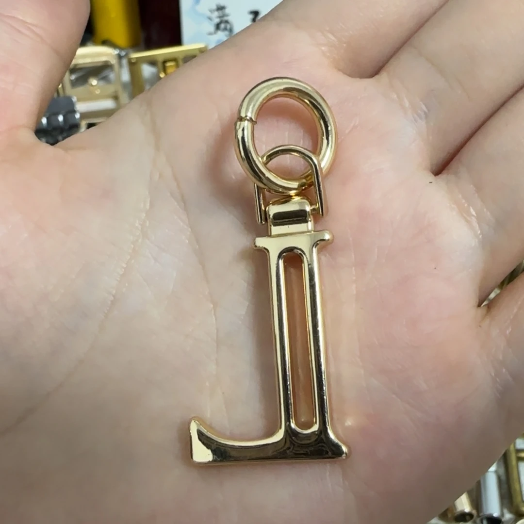 金色挂件10元10个.