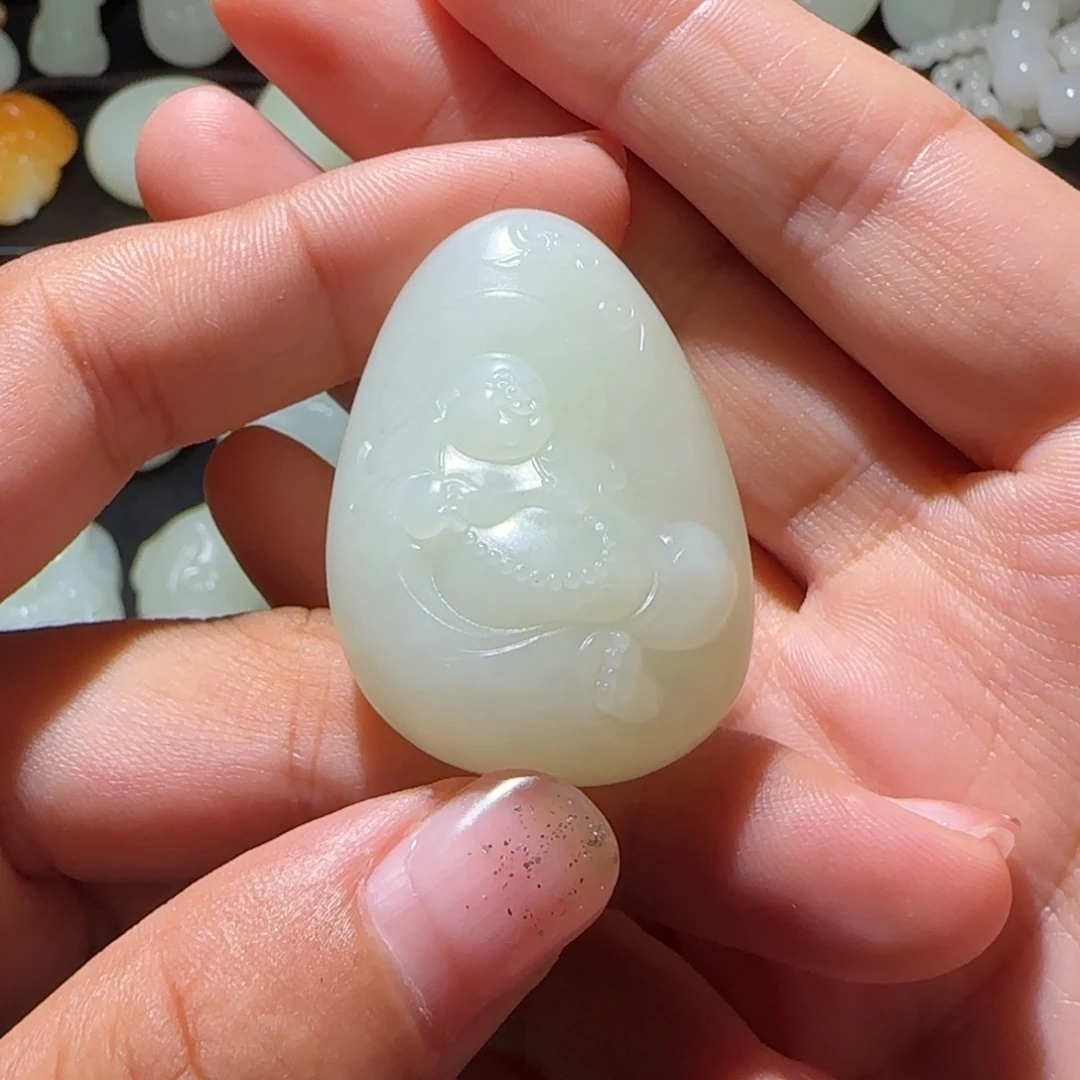 *****颈饰未镶嵌和田玉