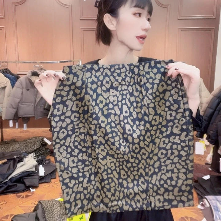 100……110斤皮短裙