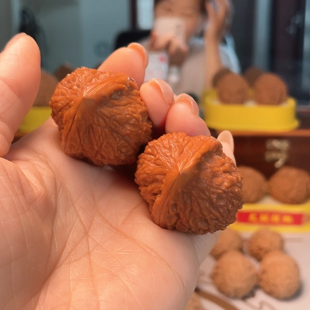 袁***哥文玩核桃吊坠皮质好古质好34尺