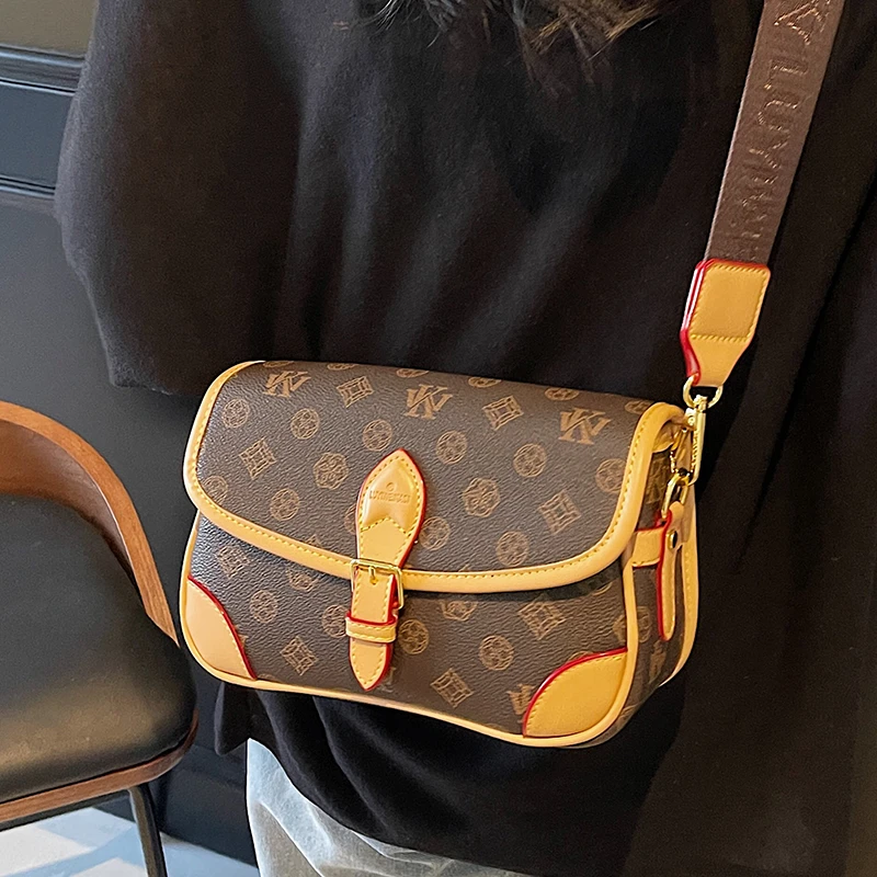 轻奢大容量通勤单肩包洋气腋下包新款复古高级感印花单肩斜挎包女