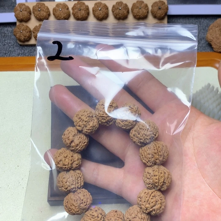 吊坠金刚菩提2。21深沟梅花。