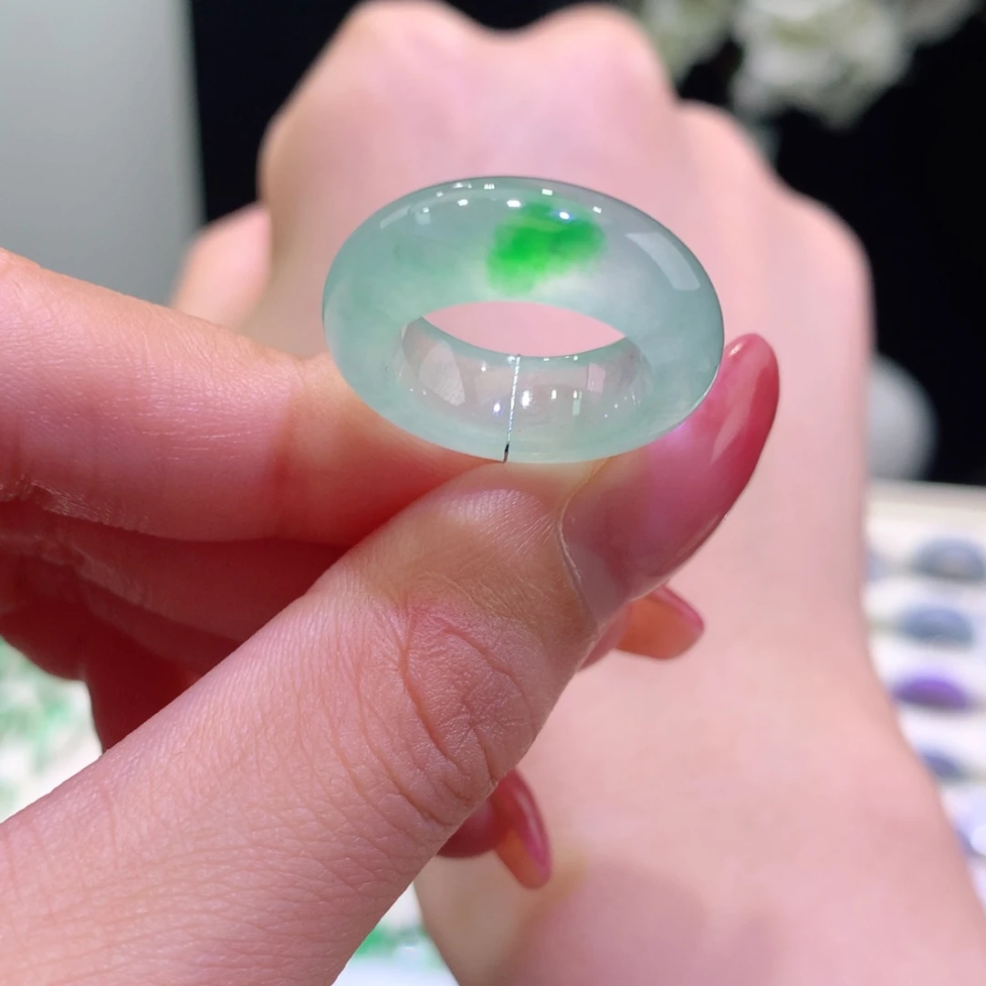 翡翠未镶嵌戒指翡翠
