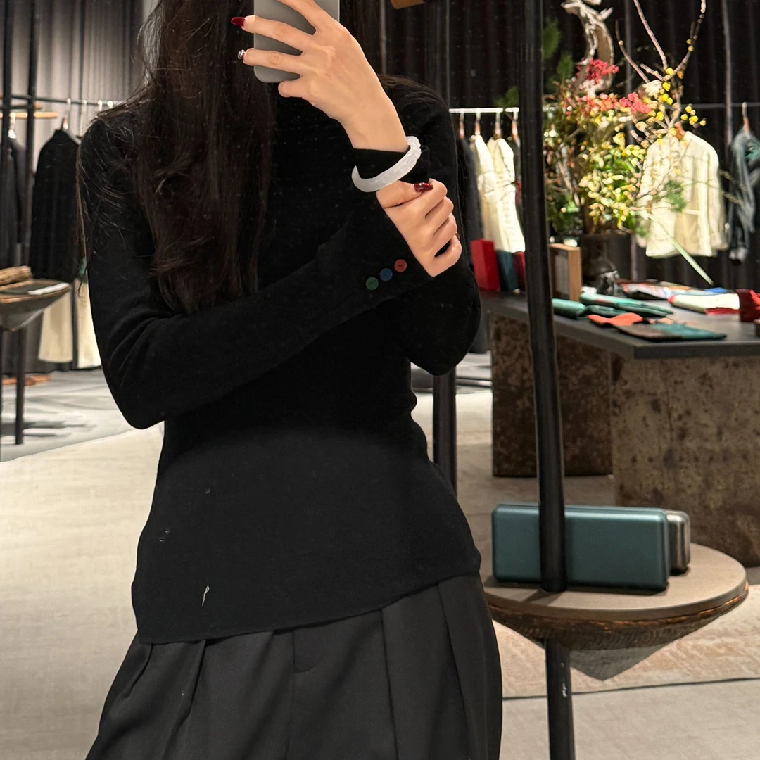 德玺见萩 彩扣无缝羊毛衫 QZMF4Z345