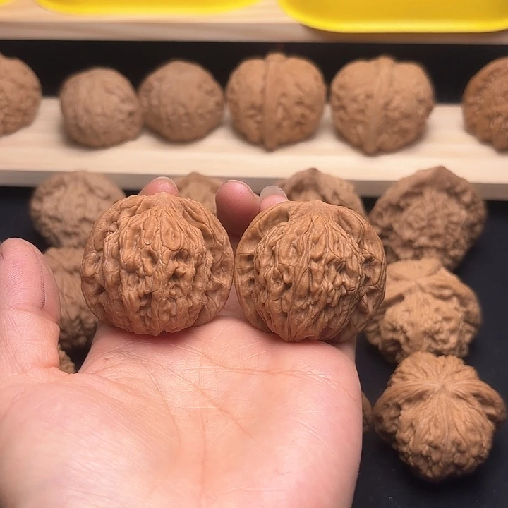 文玩核桃把件40虎头