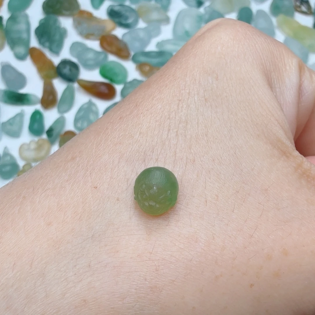 定制翡翠未镶嵌金蟾