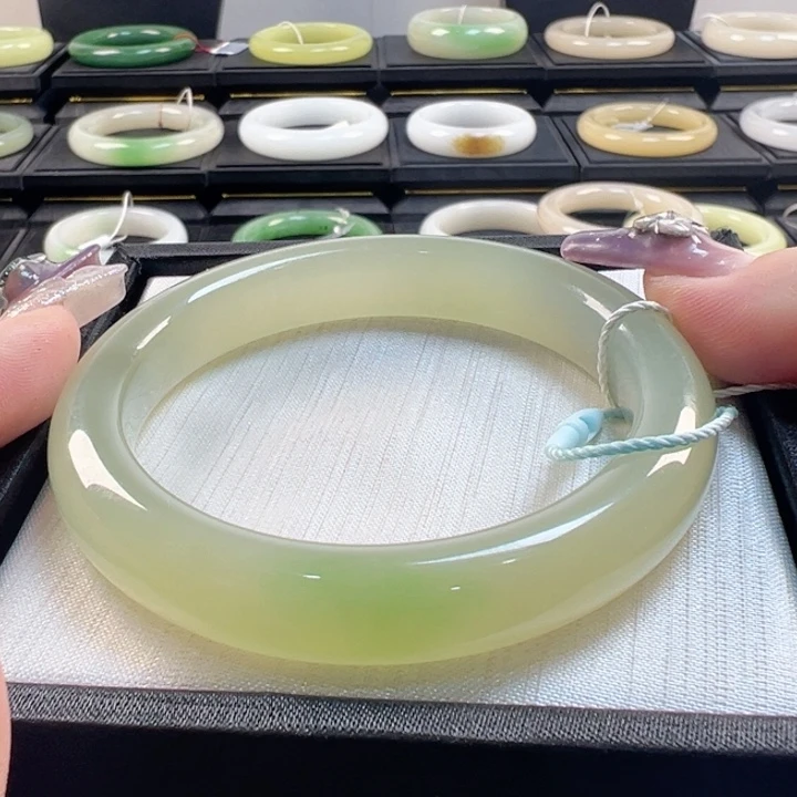 和田玉（翠青玉）手镯未镶嵌