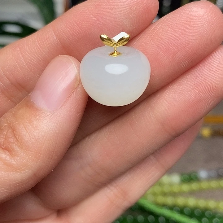 和田玉18K金镶嵌颈饰