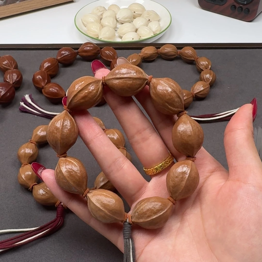 1.9*2.8超头梅林铁核手串