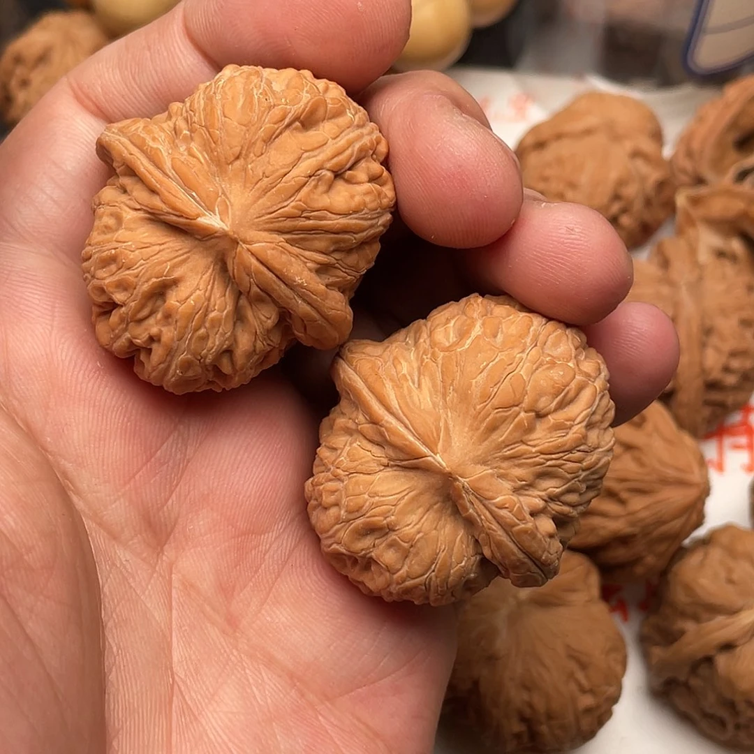 文玩核桃吊坠魑**魉元宝