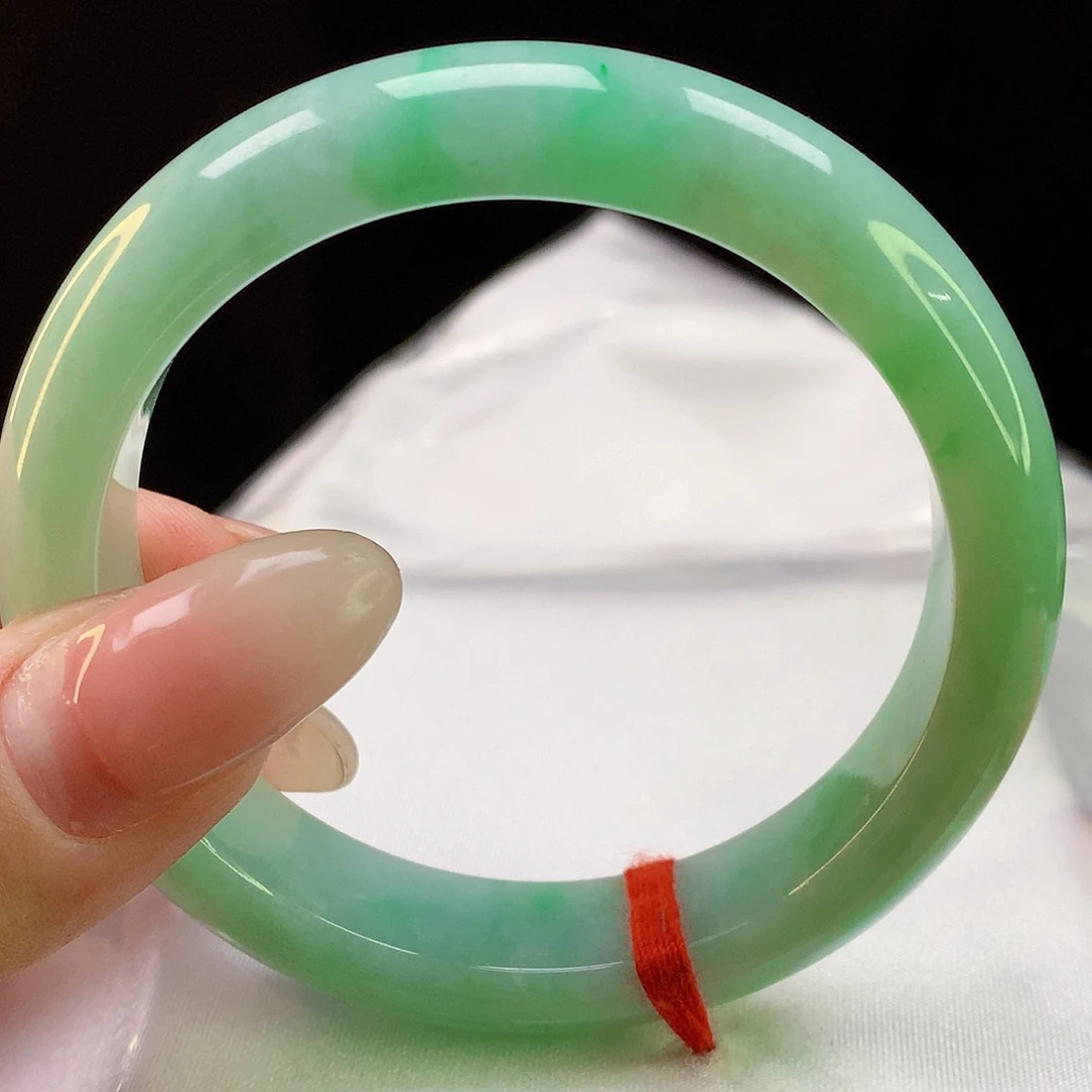 翡翠手镯未镶嵌天然翡翠8322