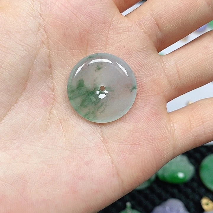 翡翠18K金镶嵌颈饰翡翠吊坠