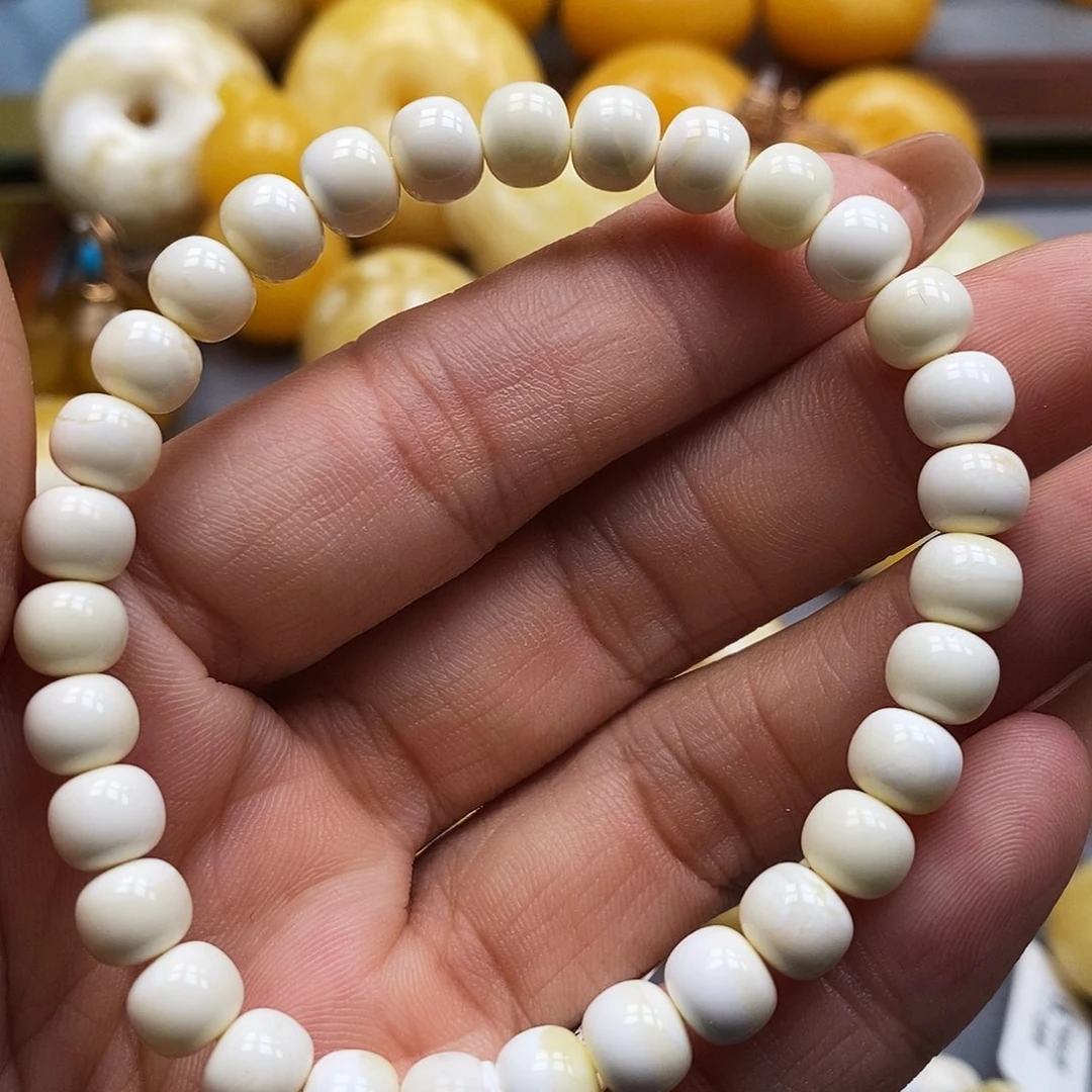 蜜蜡未镶嵌珠宝奇石