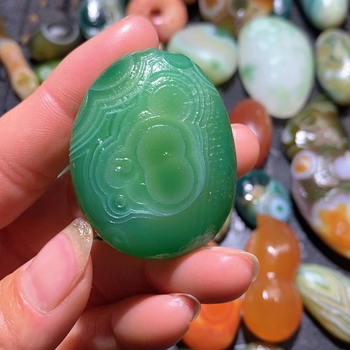 石英质玉颈饰未镶嵌双**洵