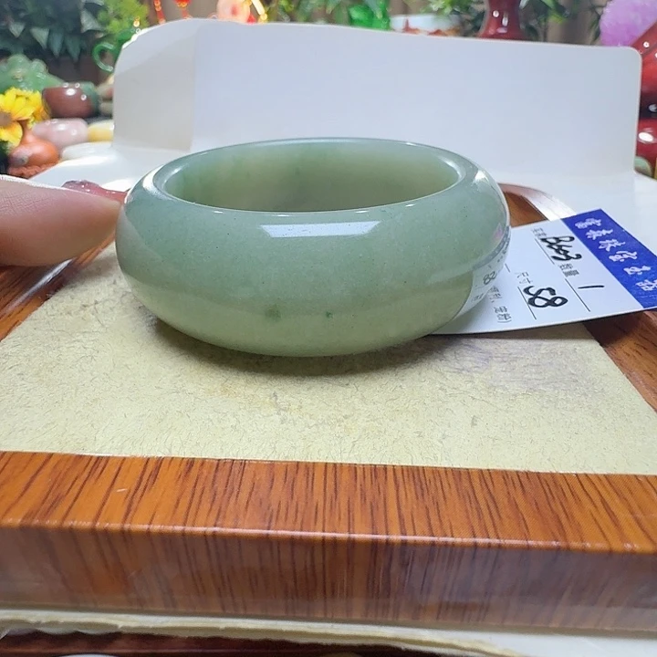 木***木石英质玉未镶嵌手镯