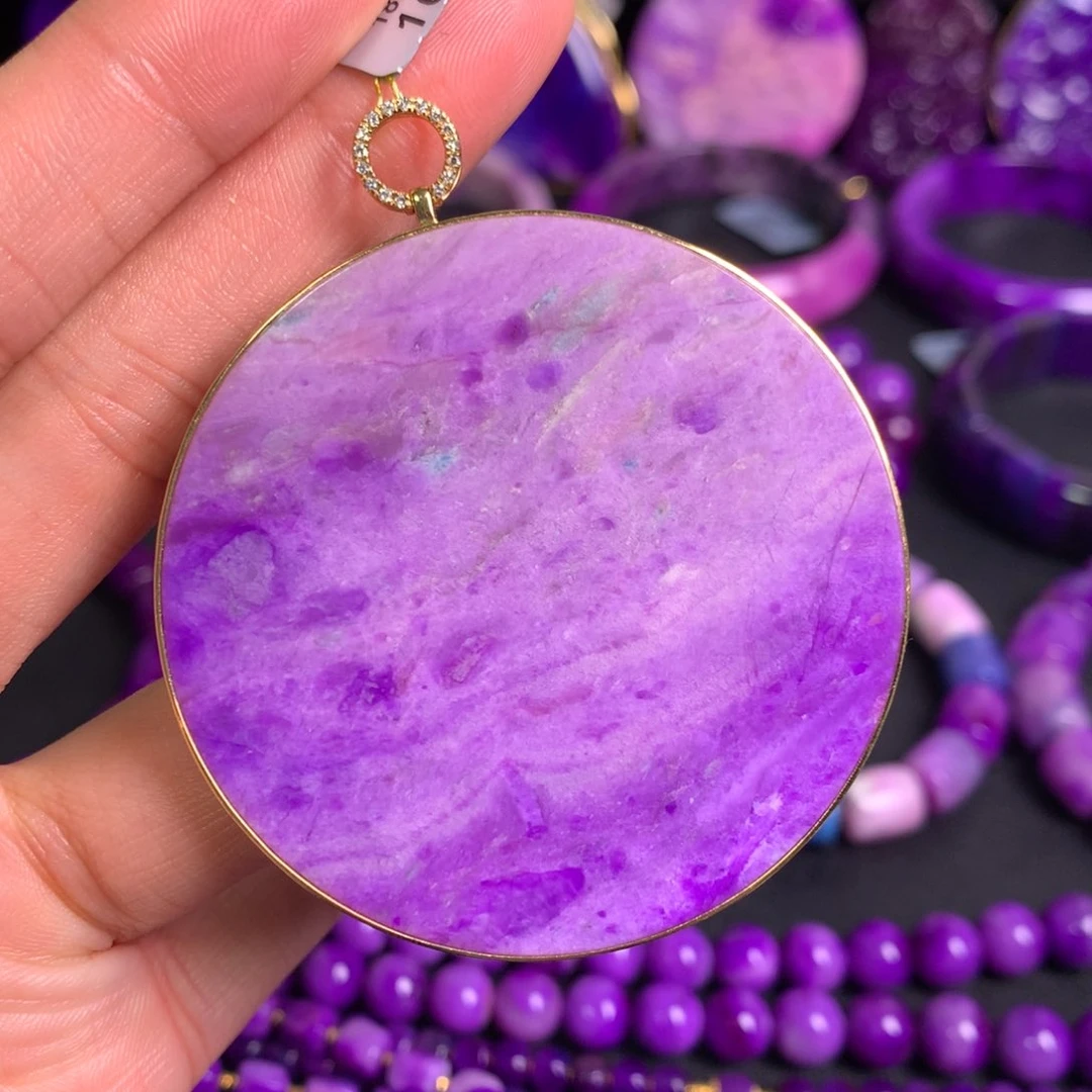 苏纪石（舒俱来）18K金镶嵌樱花紫圆牌18k