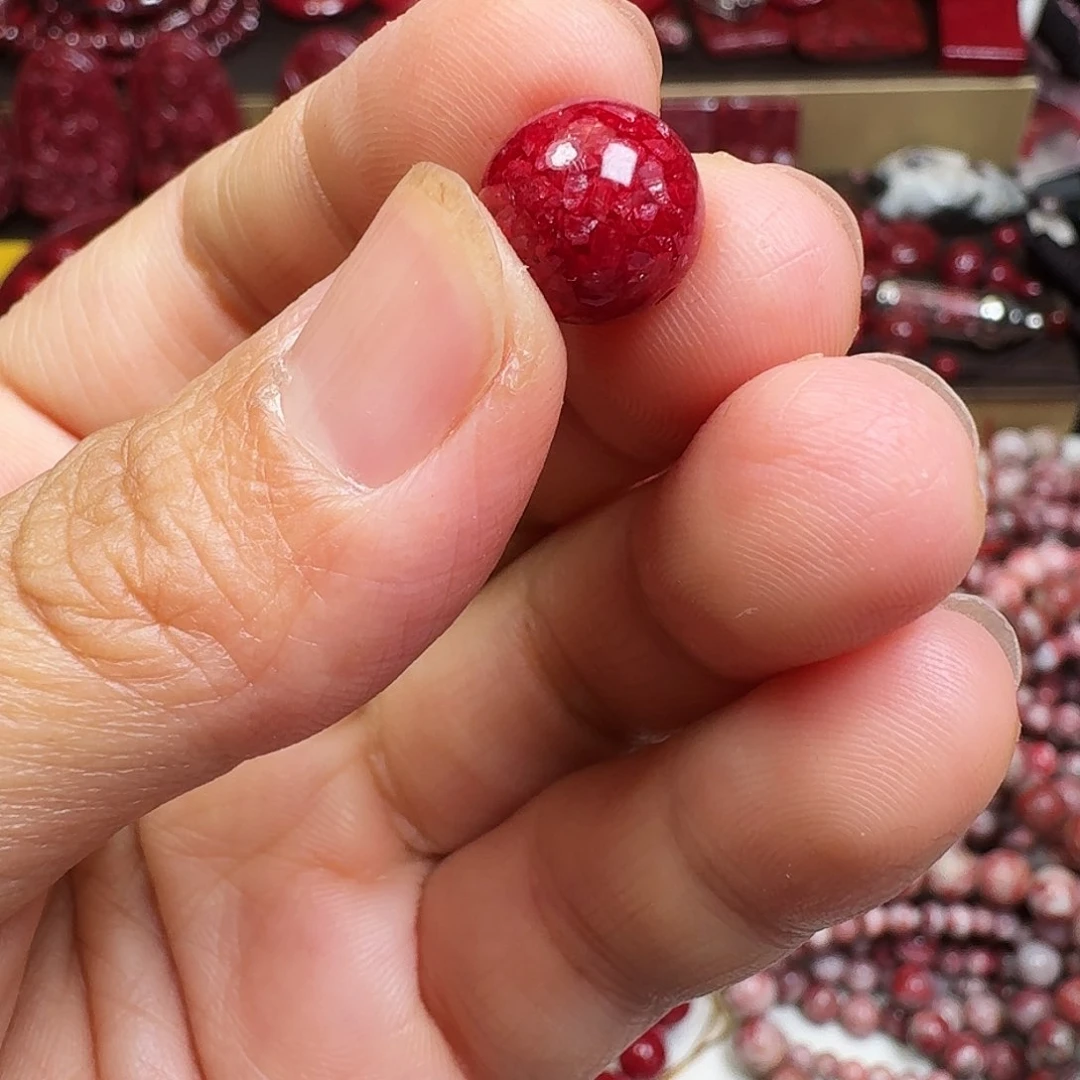 天然辰砂晶体喀什的弹珠