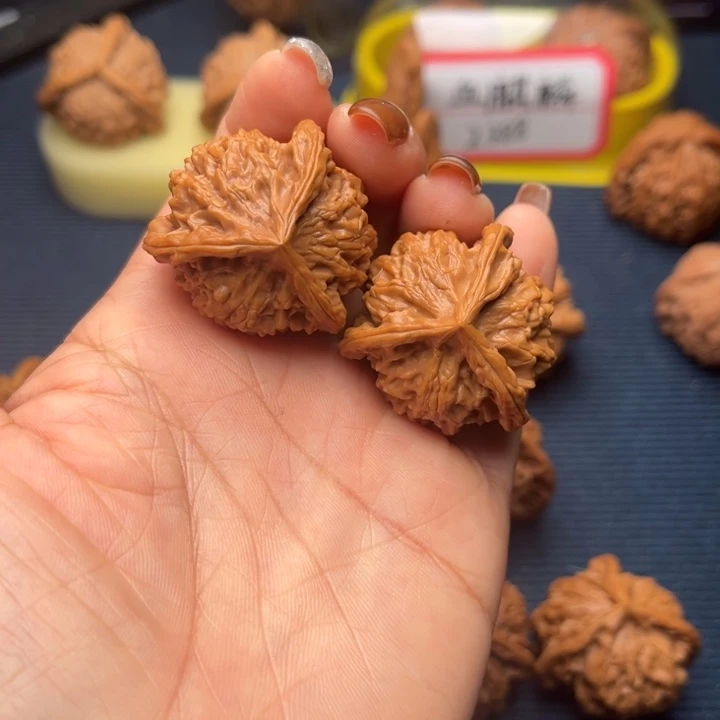 文玩核桃吊坠34盘山三棱奔