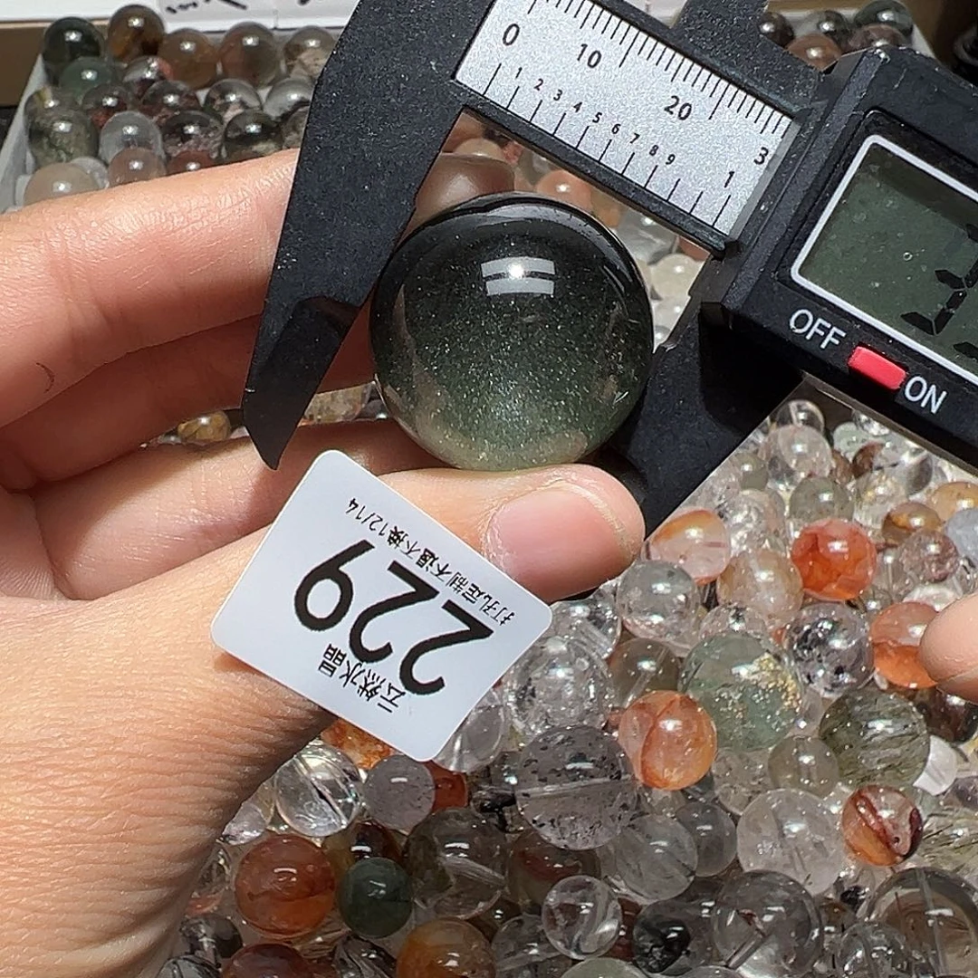 M***o水晶未镶嵌珠宝半成品