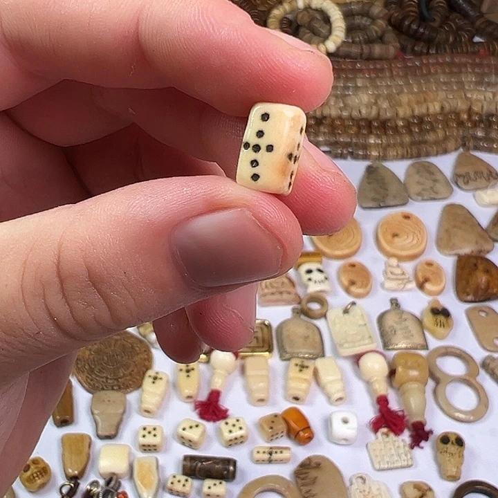 扇子骰子0.7。  0.7