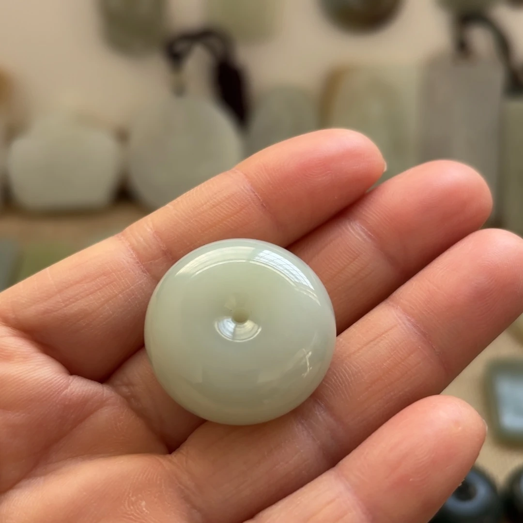 和田玉（糖玉）未镶嵌颈饰