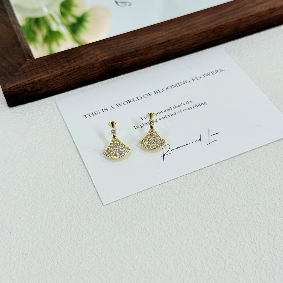 铜合金锆石耳饰 ES-155爆闪满钻小裙子轻奢高级感耳钉