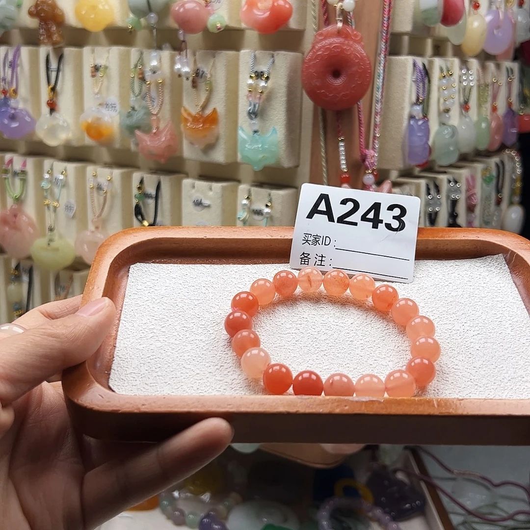 花***っ石英质玉合金颈饰