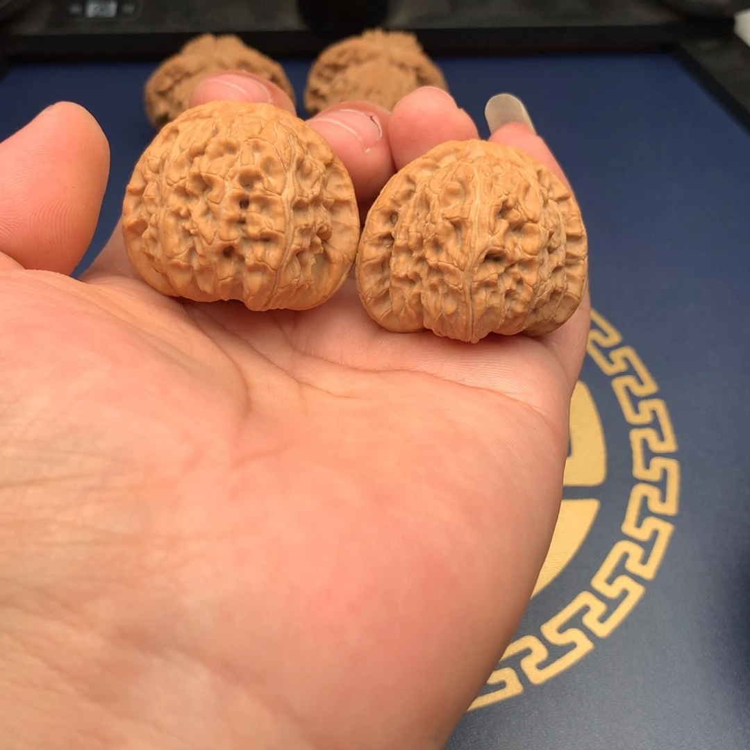 文玩核桃把件心**。39白狮子39