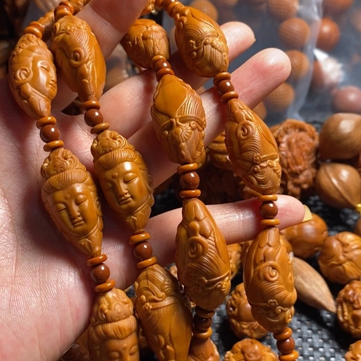 橄榄核吊坠柳叶观音