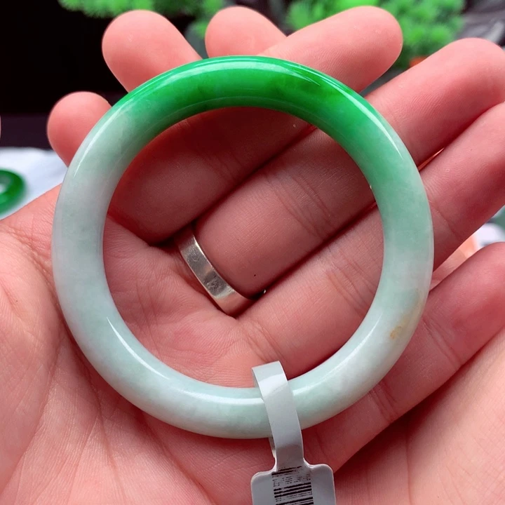 翡翠未镶嵌手镯翡翠