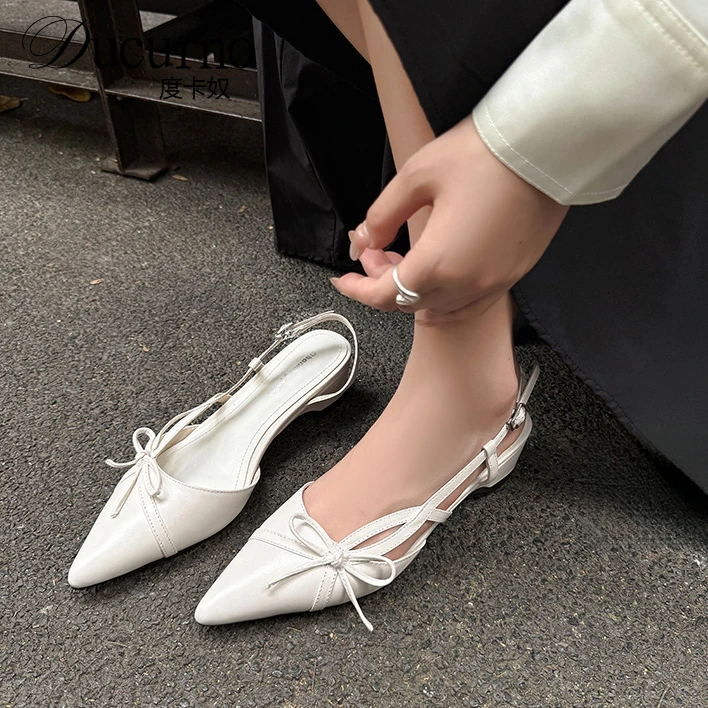 DUCURNO时尚蝴蝶结尖头粗跟后空单鞋女2025新款百搭真皮包头凉鞋
