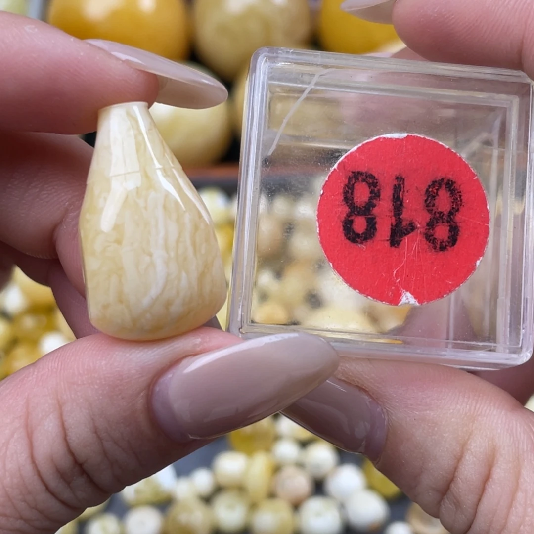 蜜蜡未镶嵌珠宝奇石