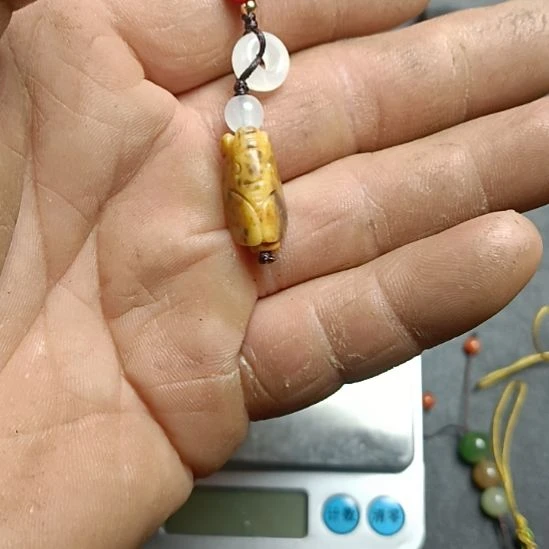 和田玉未镶嵌车挂