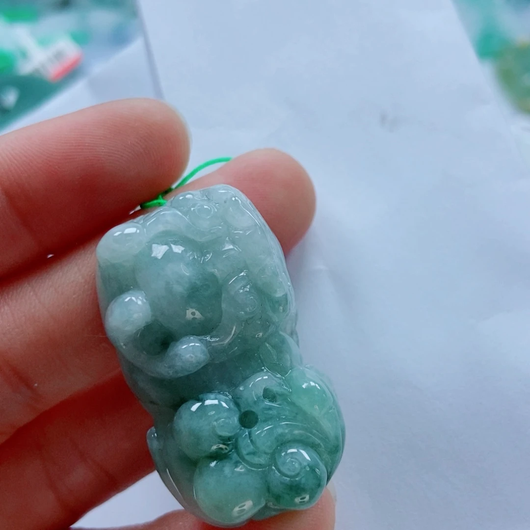 翡翠颈饰未镶嵌天然