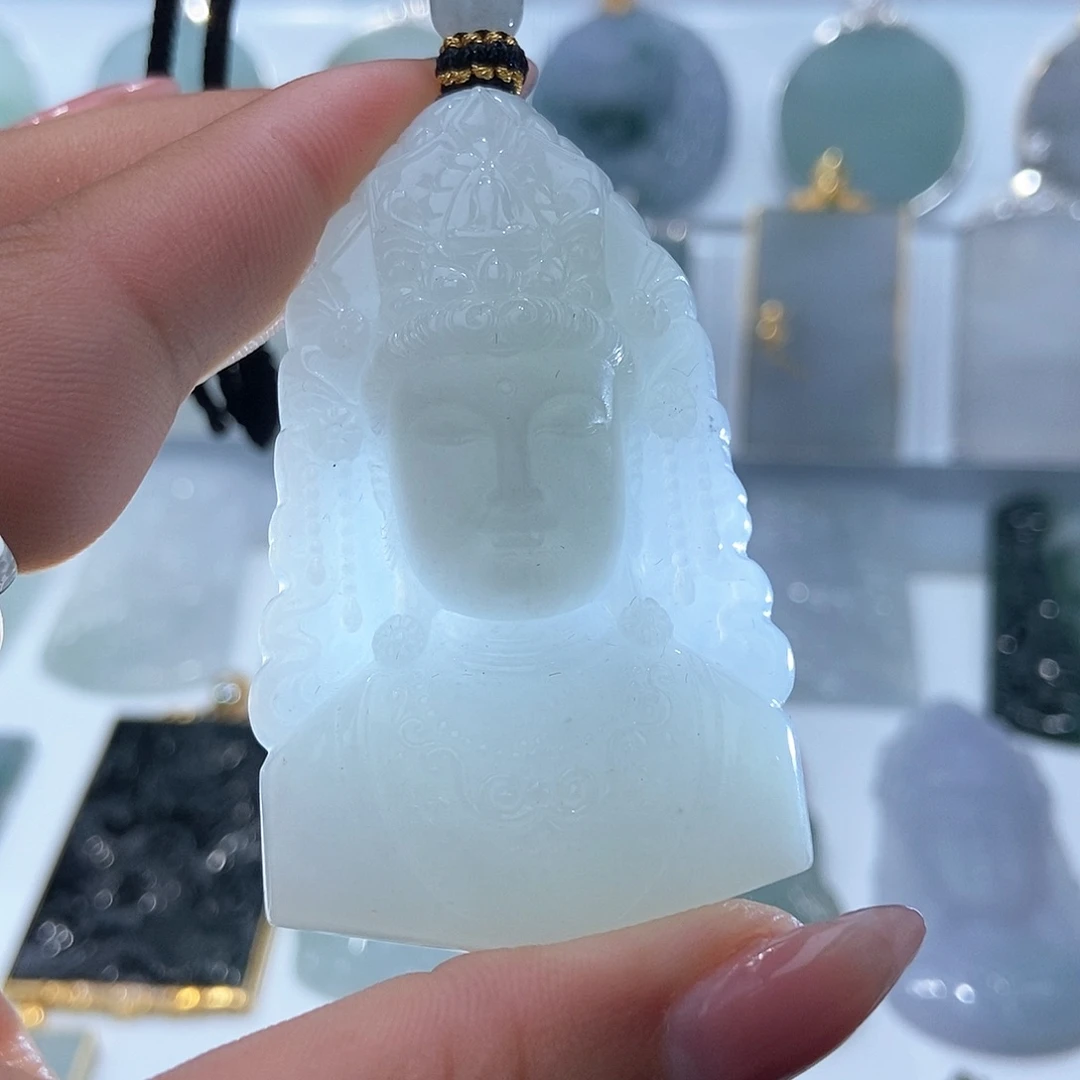 翡翠颈饰未镶嵌缅甸