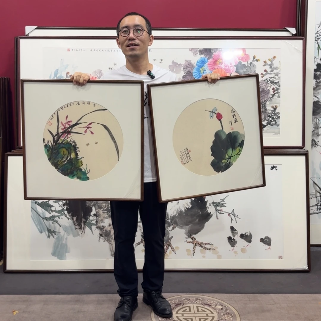 国画带框绘画作品